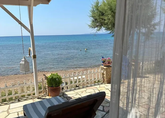 Avra House בית נופש *